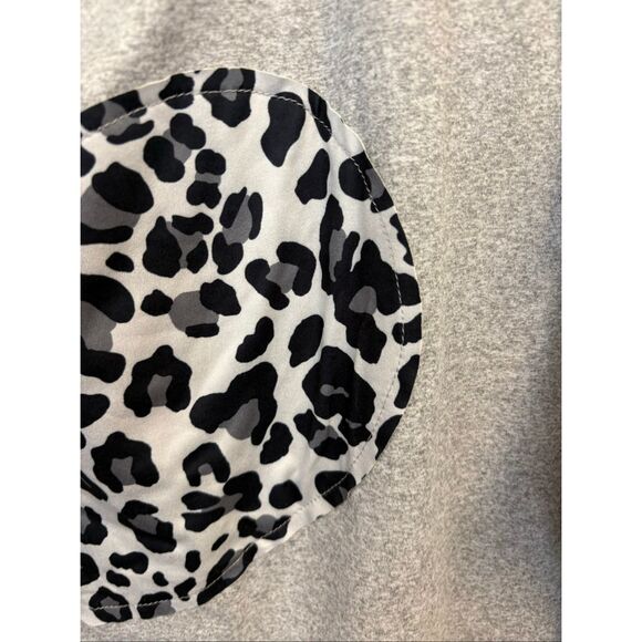 Gray Cheetah Heart Graphic Tshirt - Picture 3 of 4